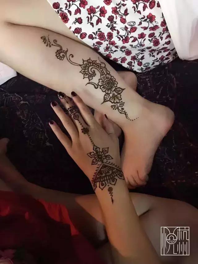 杭州夫妻靠摆摊走遍63个国家 (90后姑娘靠摆摊走遍7个国家)