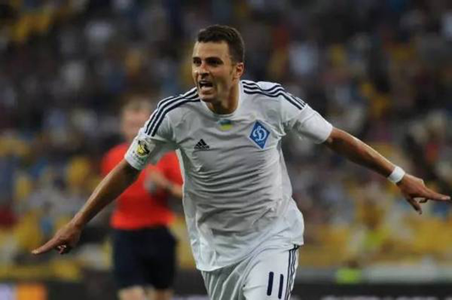 压哨官宣5大强援加盟广州队,权健最后一名内援