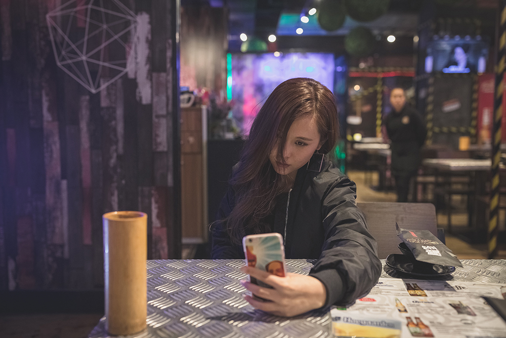 一个淘宝模特的自我修养:看话剧学演吃饭喝水