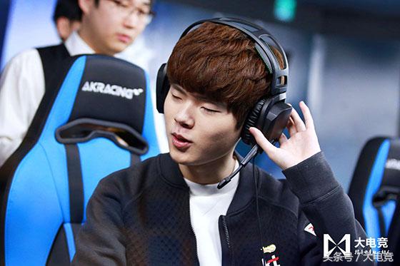 faker绝境一打四拯救t1,faker绝境翻盘妖姬