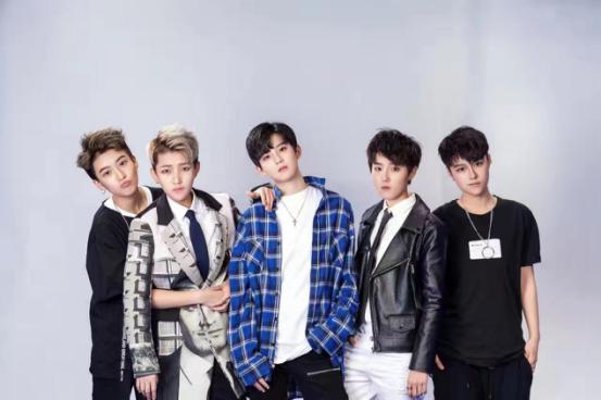 梦幻足球美少女,梦幻足球美少女组合