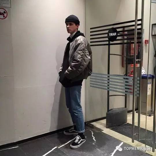 瘦子穿衣服撑不起来怎样改变,瘦子穿衣服撑不起来怎么锻炼