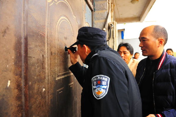 扫黄打非在路上,打非行动的视频