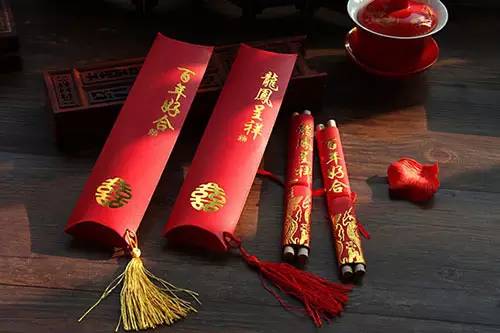 分享你们的婚礼请柬,简单一点的婚礼请柬文字