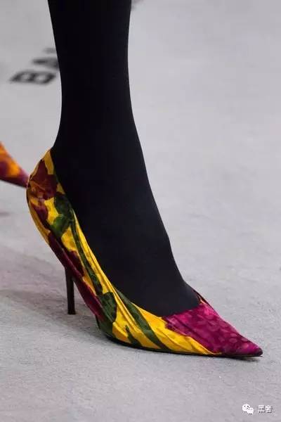 valentino2021秋冬时尚系列,valentino秋冬系列