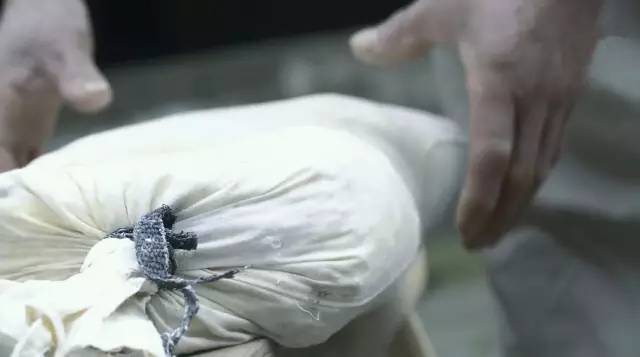 80后老师辞职回乡创业,80后教师辞职卖肉夹馍