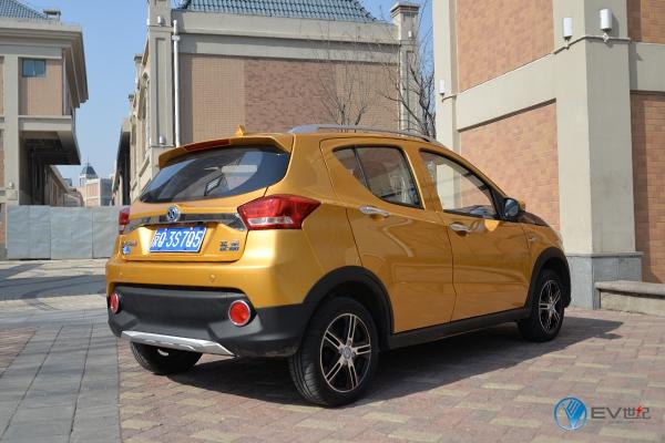 五万以内五门纯电动车,五万左右四门的电动汽车推荐