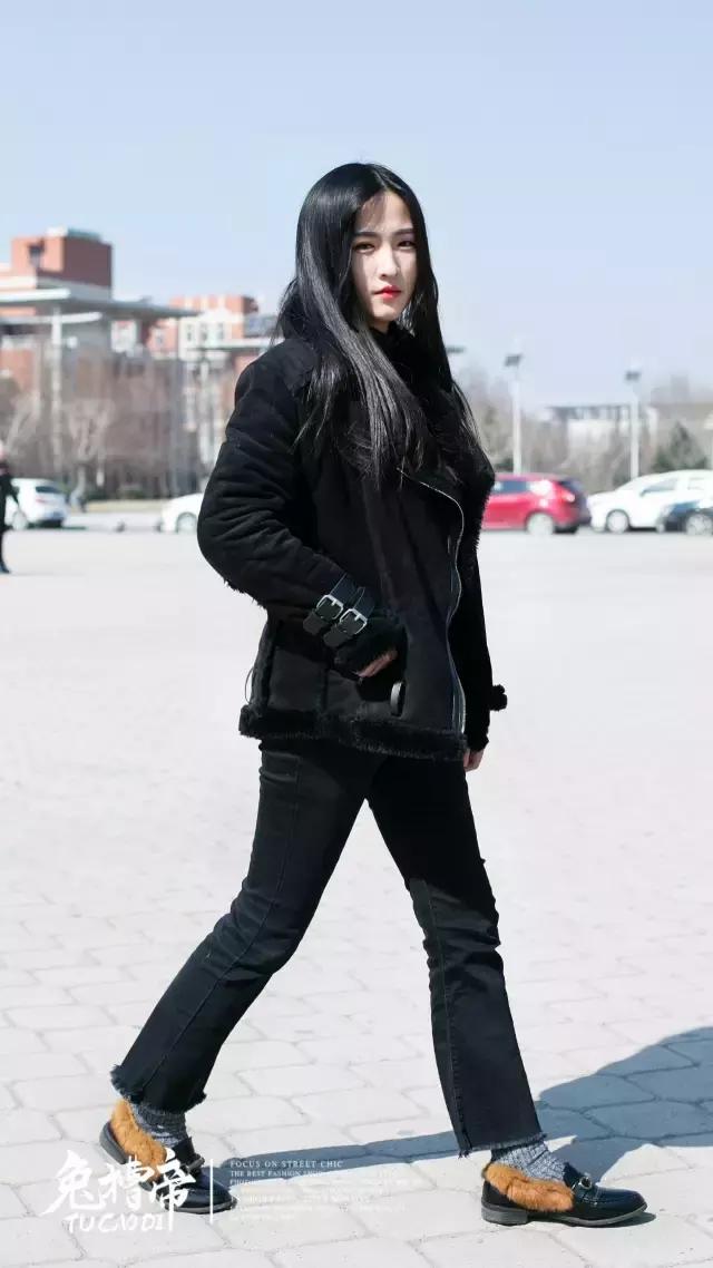 报告老师，中州大学的学生不好好穿衣服！