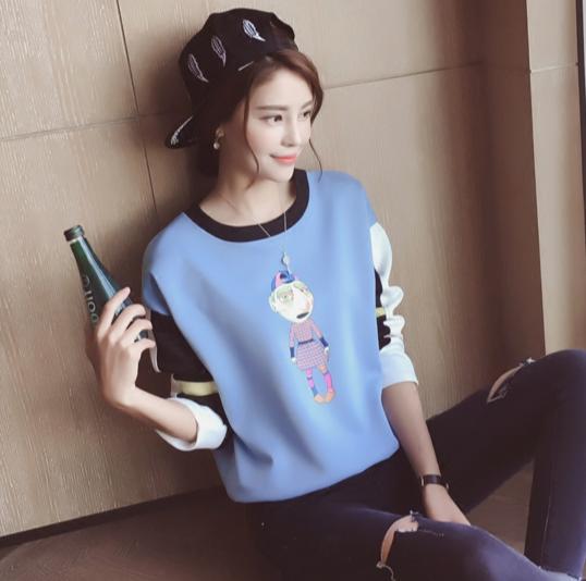 粉嫩大版型卫衣减龄穿搭,开春必备卫衣少女感小众穿搭