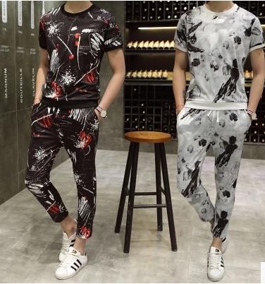 琛楀ご绌挎惌璧扮澶忓娼敺,娼敺鏈嶈鎼厤澶忓瀛︾敓