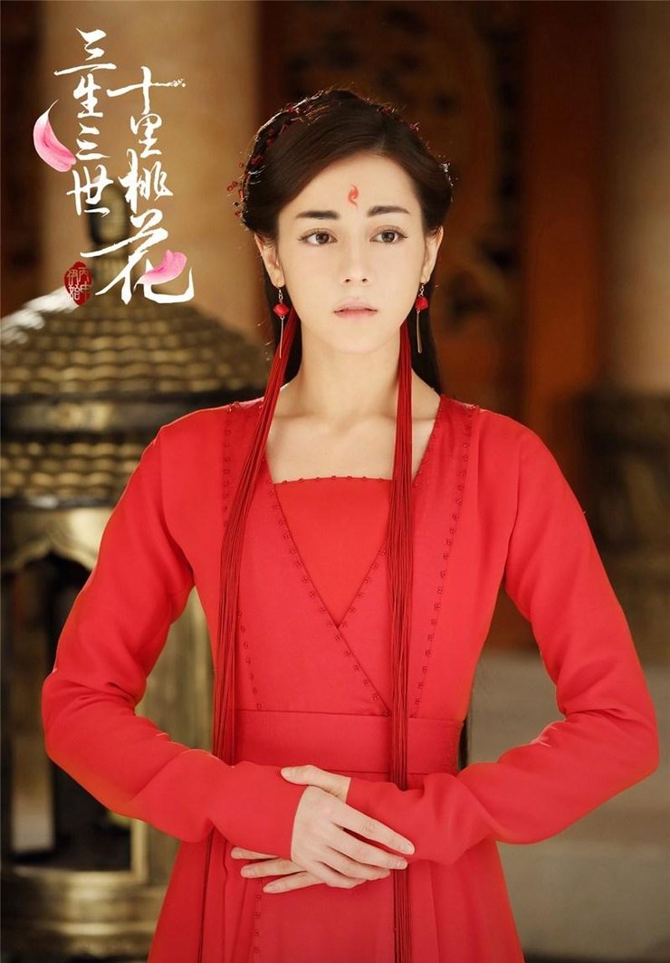 一袭红衫挚爱三生，比十里桃花更美艳的衣衫，有吗？