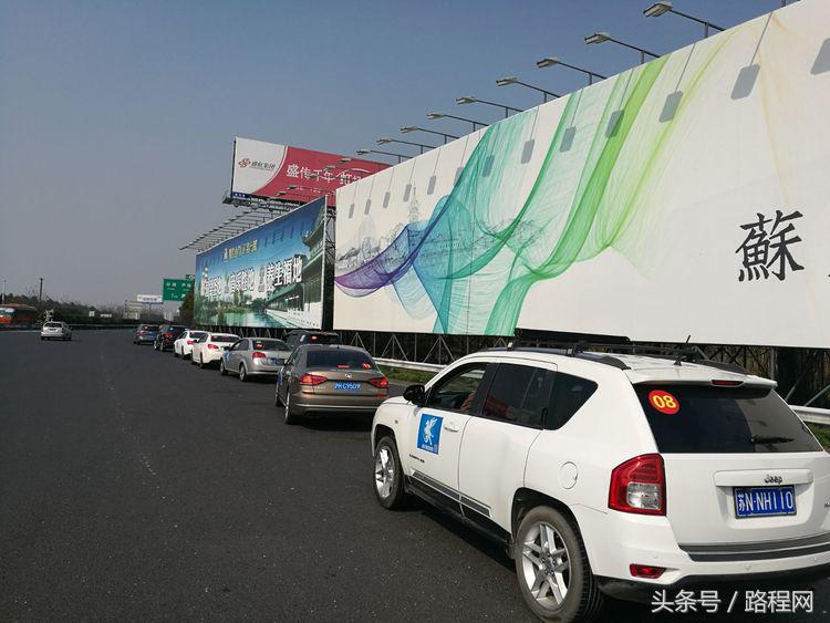 3月8日女神节，黎里古镇和内衣店聚集了一众男神女神？