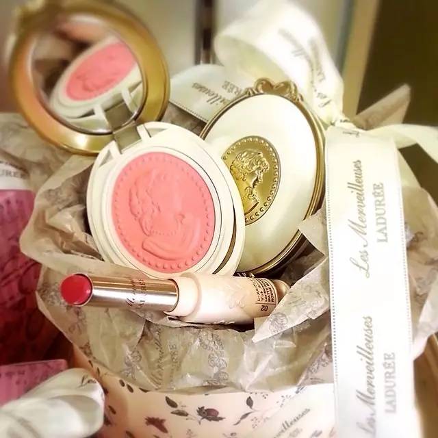 美女和野兽唇釉,美女与野兽唇釉套盒