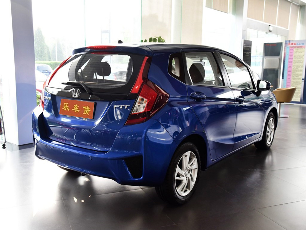 一年工资就能买到，年轻人最爱这些爆款两厢车！