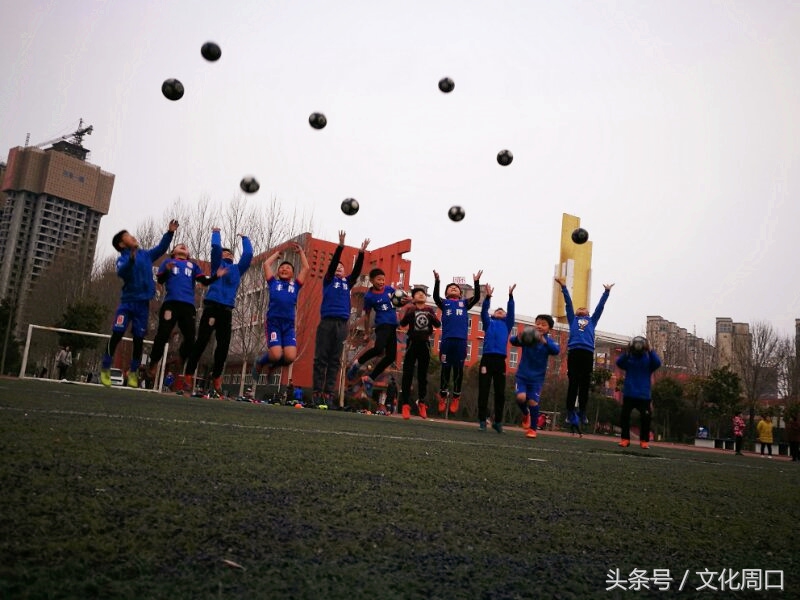 足球进中小学,足球教练员进校园