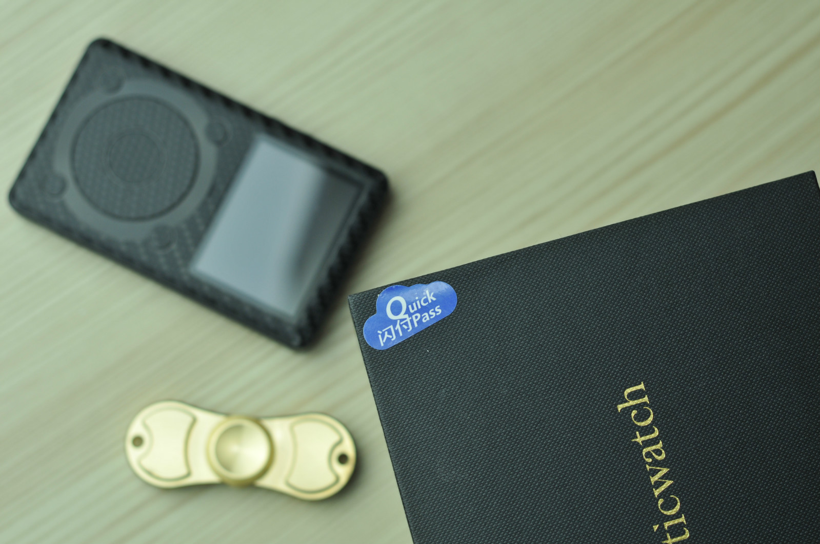 智能手表长得跟普通手表一样,智能手表都一个样