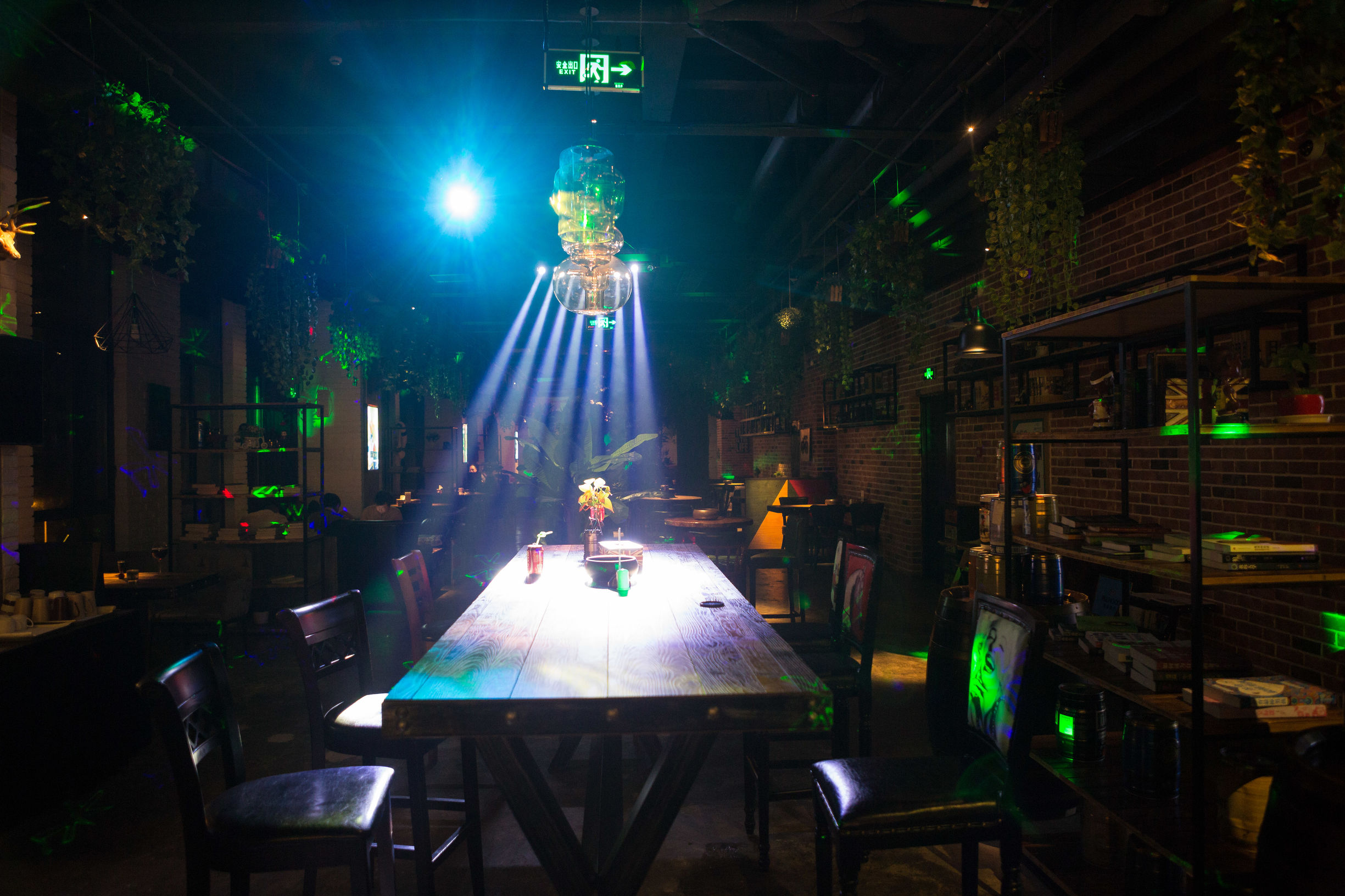 无锡这家酒店,竟然自带酒吧和游戏厅