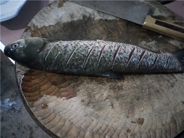 农村大铁锅红烧鱼,农家土灶柴火鱼的做法