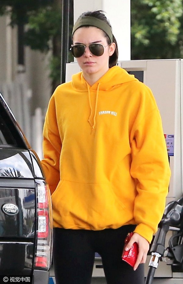 香奈儿秀场盘着头发,香奈儿秀场发箍