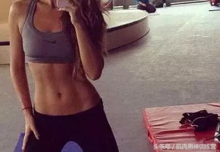 深蹲的正确方法,深蹲的正确姿势及好处