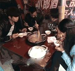 结婚把新郎官给整了,新郎被整太过头的视频