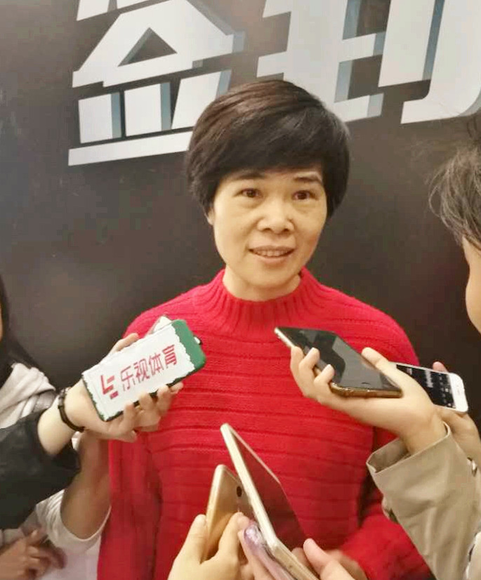 易建联篮球专场,易建联球场