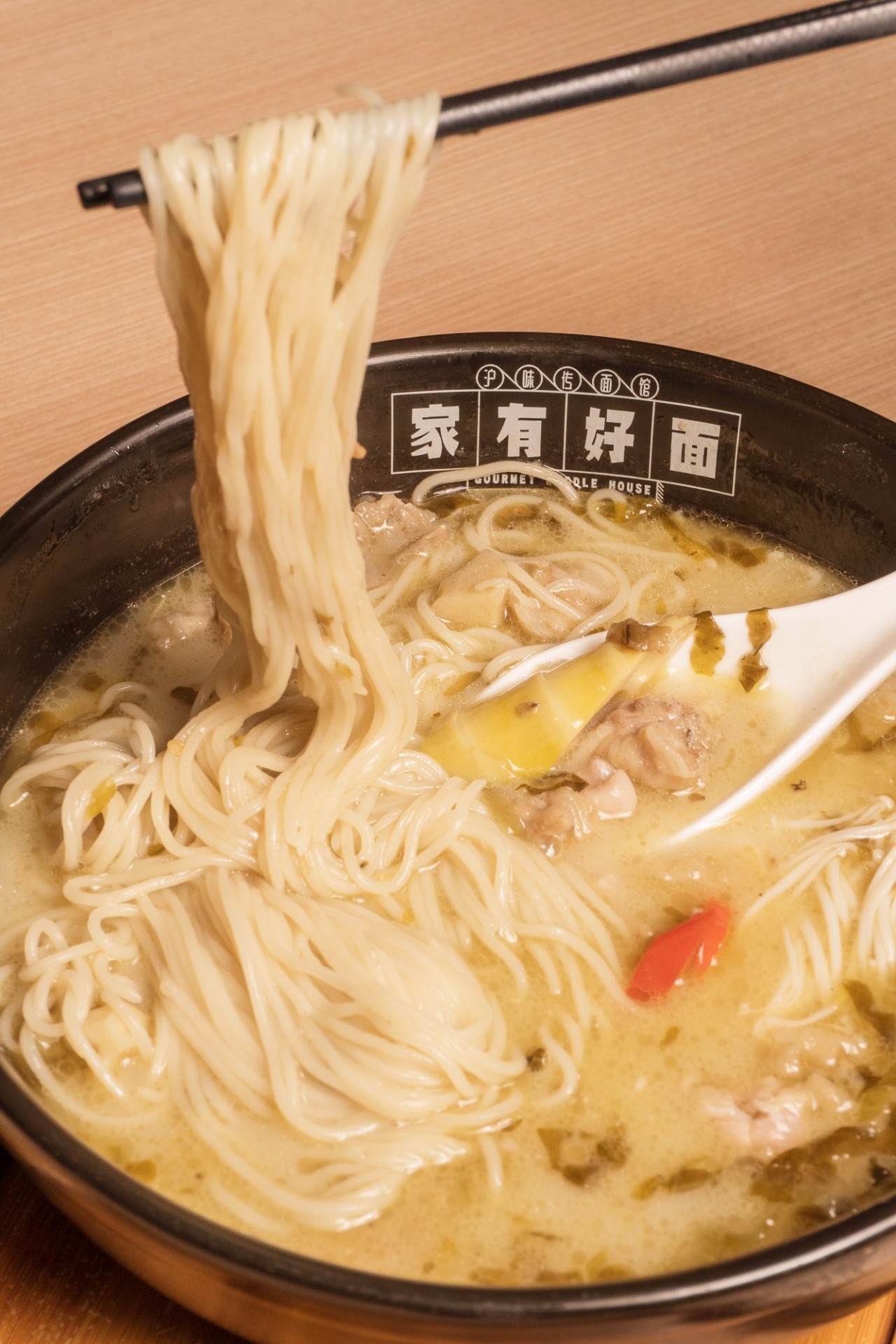 发春的季节，我只想吃你！