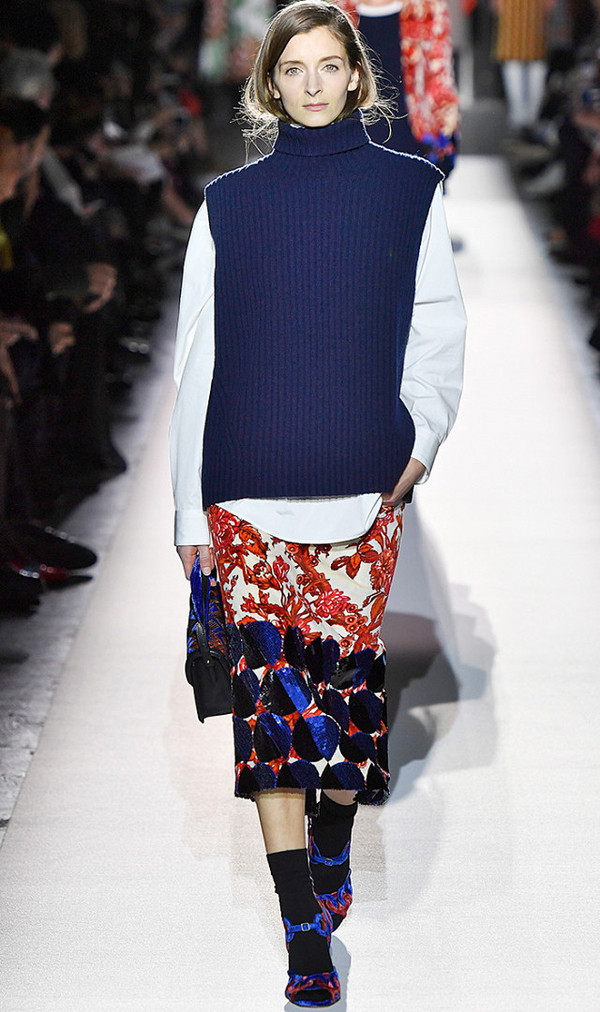 袜子配高跟鞋太时髦了,高跟鞋配什么袜子穿