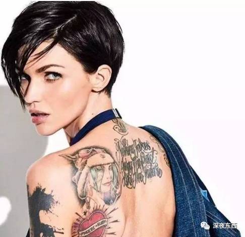 深夜东西｜在男女神之间切换自如的酷女孩，把多少姑娘都掰弯了……