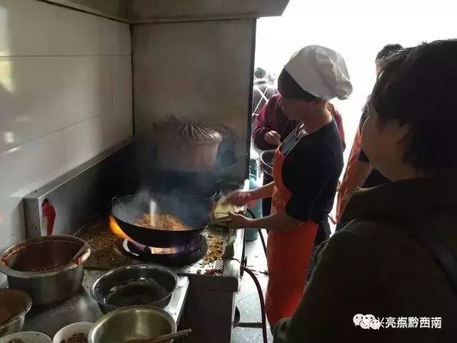 贵州万峰林油菜花怎么玩,贵州万峰林最美油菜花视频