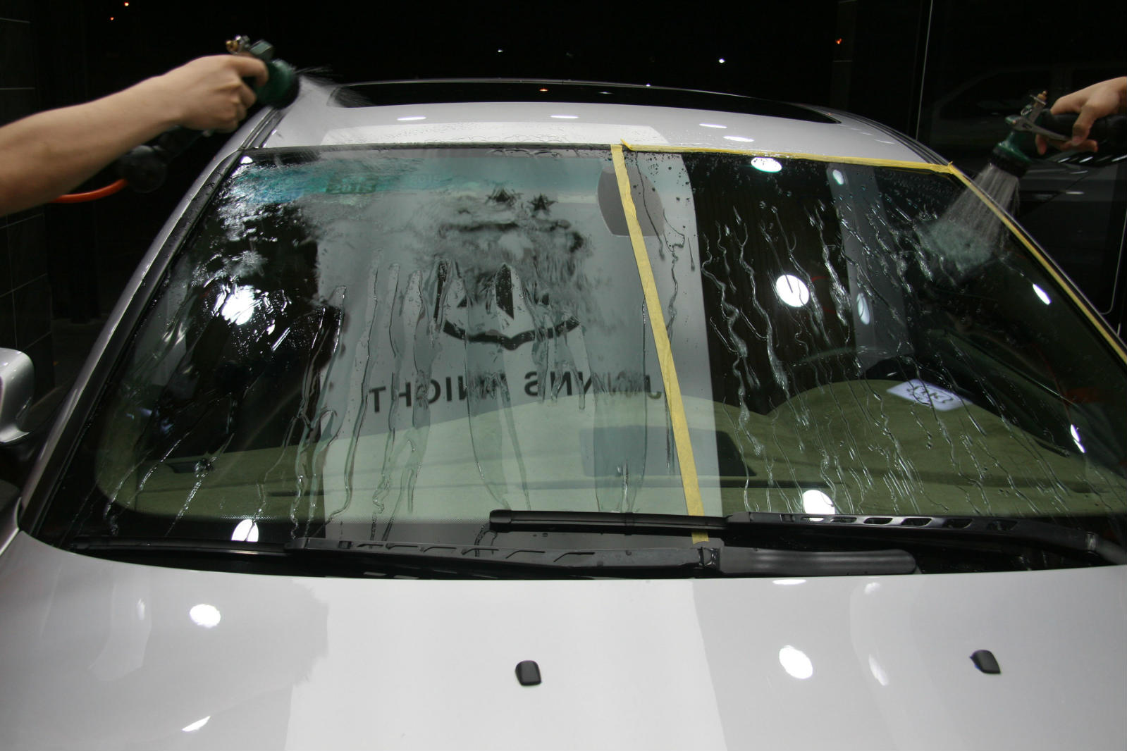 车玻璃镀膜怎么操作的,自己动手怎么给车镀膜