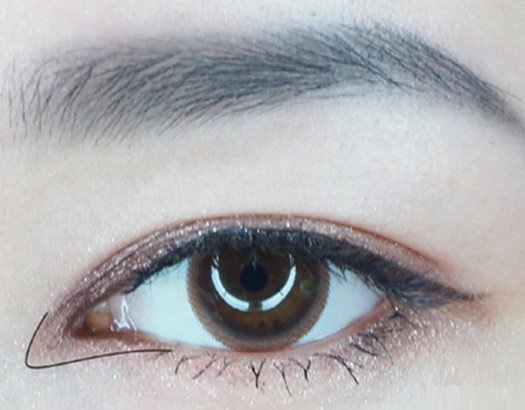 没鼻梁的鼻子怎么变挺,鼻子挺鼻梁高的应该怎么修容