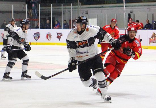 韩国队被暴揍精彩瞬间,韩国人在球场被暴揍