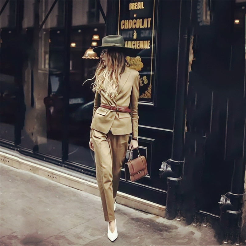 奶奶鞋怎么穿不显老 (奶奶鞋女款2022新款搭配)