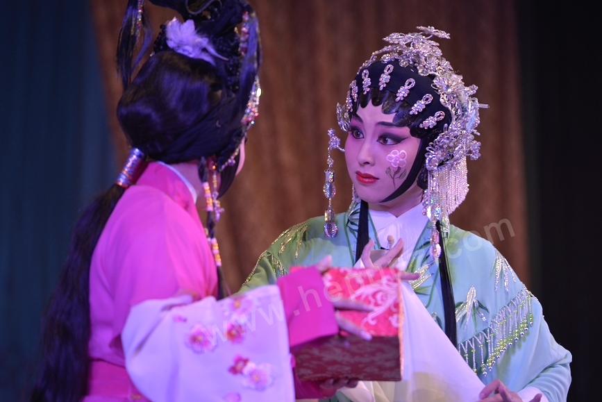 丑女夏迎春钟无艳,丑女夏迎春和钟无艳