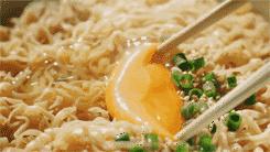 超好吃的泡面怎么吃,这样泡的泡面比平时好吃十倍