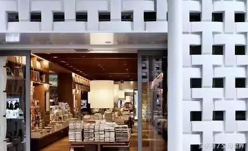 一个从来没用过童车的爸爸抱着孩子去日本水族馆吓人了!