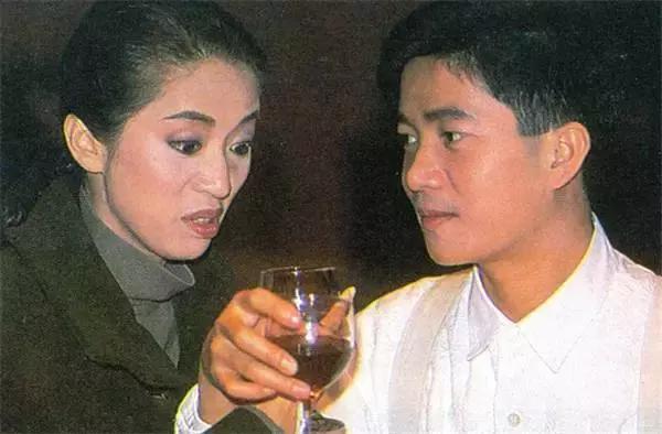 19岁出道经典歌曲,19岁与张国荣搭戏成名