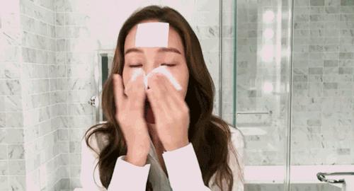 t区出油很严重化妆不持久,混油皮肤化妆浮粉怎么办