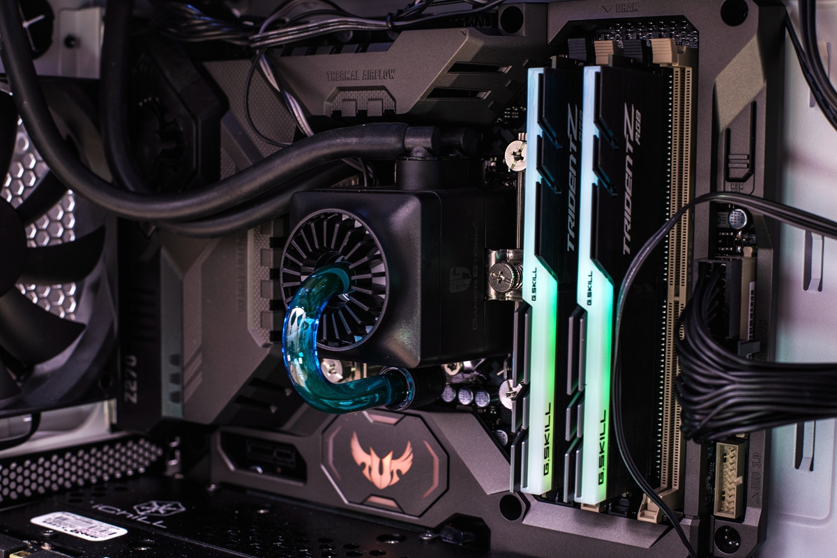 华硕电脑玩生化危机,华硕无畏15i生化危机