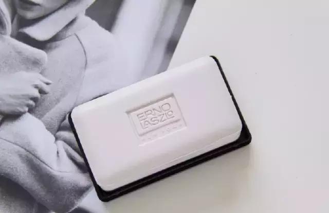 洁面皂与洗面奶洁面效果哪个好,洁面皂和洗面奶哪个对皮肤好些