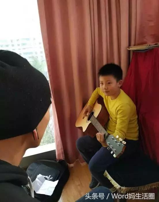 尤克里里跟吉他哪个适合8岁小孩,mistletoe吉他和尤克里里