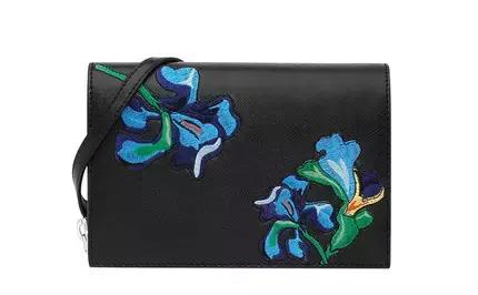 这几款包包让你美腻一个冬季,这几款包包让你一包背进时尚圈