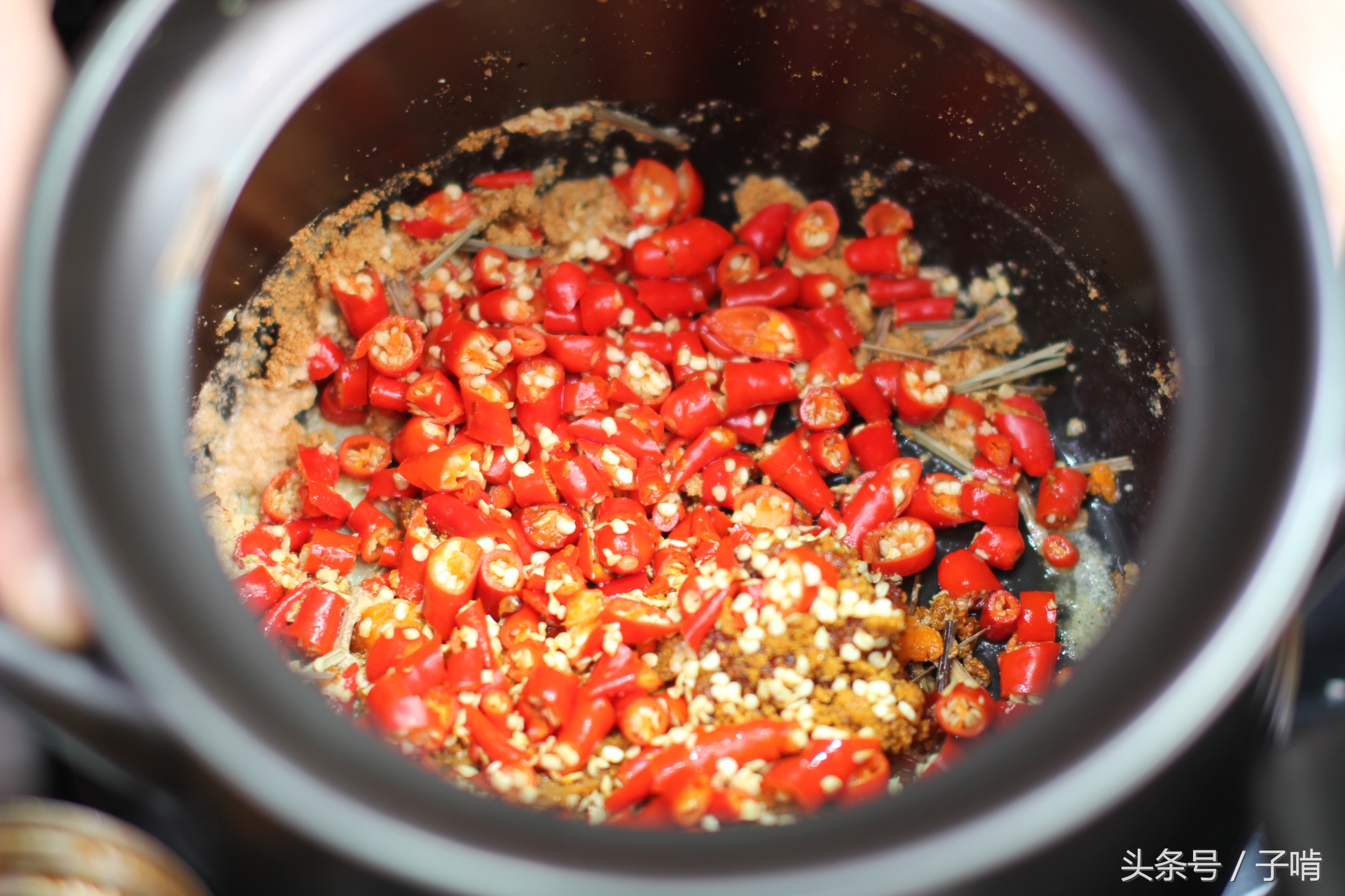 10块钱三个鸡爪,一包十几块的火锅鸡爪