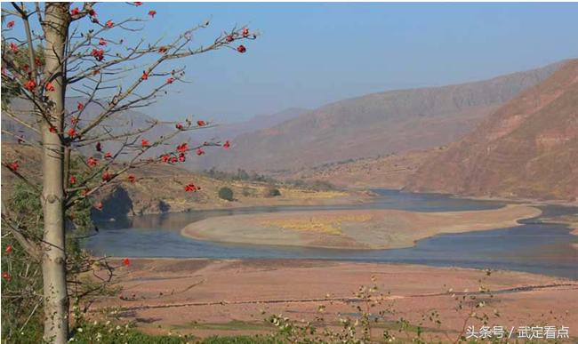 武定己衣大裂谷视频,武定己衣大裂谷自驾游