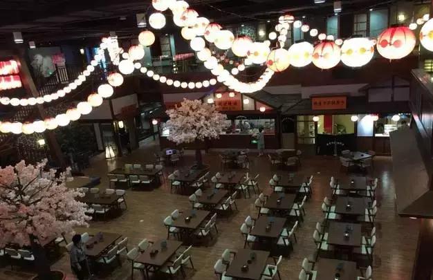 一起泡个温泉,温泉泡池冬天来一场暖暖温泉旅行