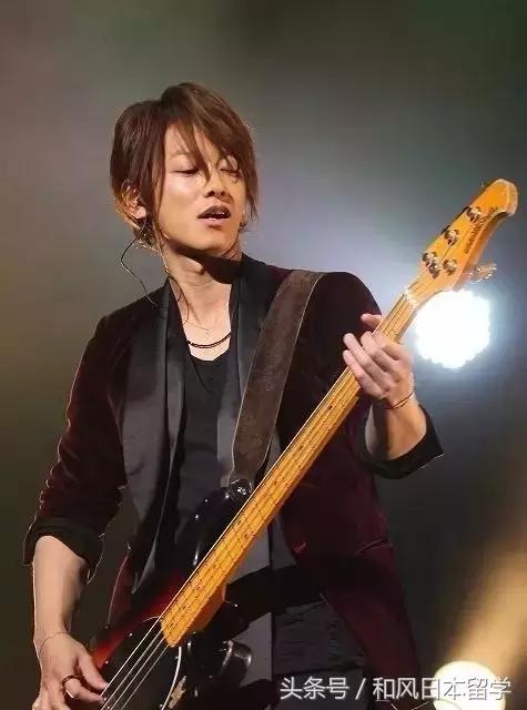 佐藤健生活中究竟是个什么样的人,佐藤健被评为最想拥有的容貌之一