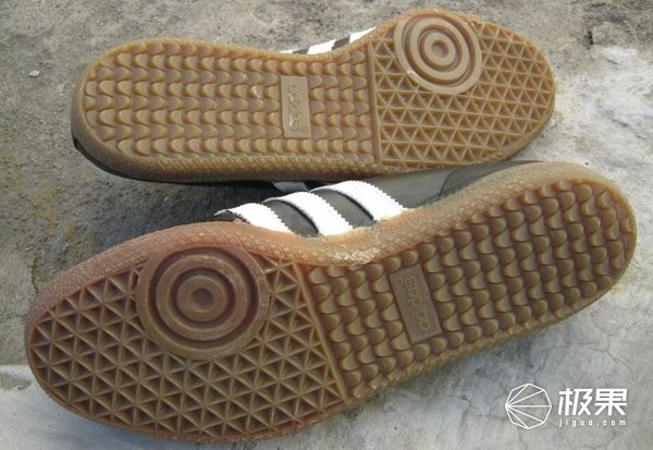 你从不注意的鞋底花纹,却成了乔丹科比封神的“秘密”