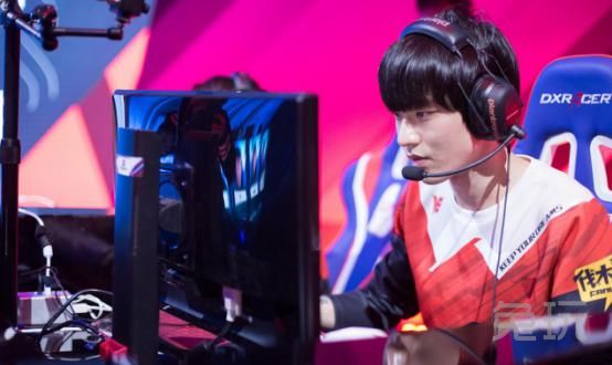 从后来者到领跑者,从追赶到领先励志视频