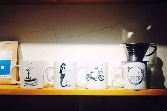 去年夏天，他几乎花光了全部积蓄流浪巴西，去了这些自由有趣的咖啡馆